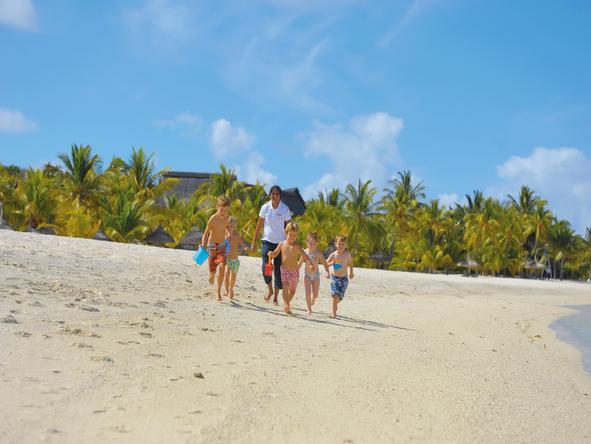 Dinarobin Hotel & Golf Spa - family beach fun